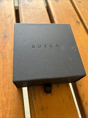 Burga marble AirPod hen 1/2 case new in box